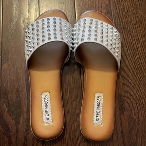 Steve Madden Farryn Sandal.